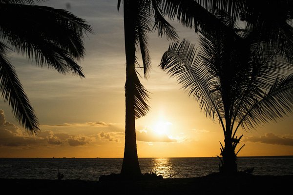 What are the most efficient ways to travel between major cities in the UK for a smooth vacation?